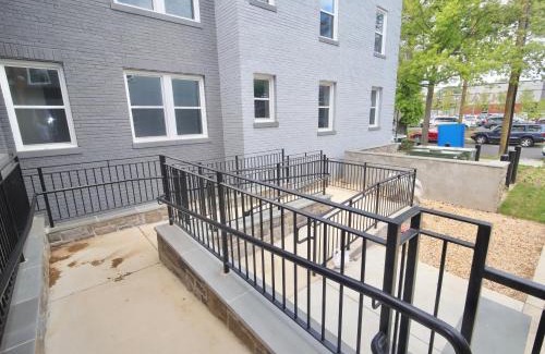 Brightwood Park Apartamento | The Vianny:Petite Modern Lodge