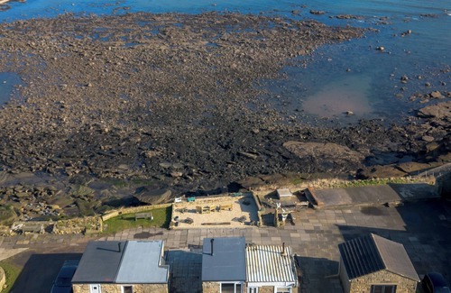 Cresswell Cabaña | The View Cresswell Stunning Beachfront Cottage sleeping upto 6 and dog friendly