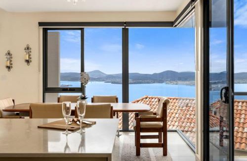 Sandy Bay Casa | The View Luxury home 6 bed 4 bath