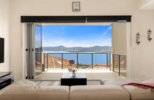 Sandy Bay Casa | The View Luxury home 6 bed 4 bath