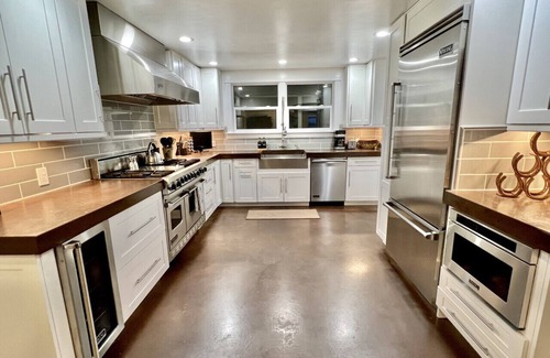 June Lake Casa | The Village House - Pet Friendly