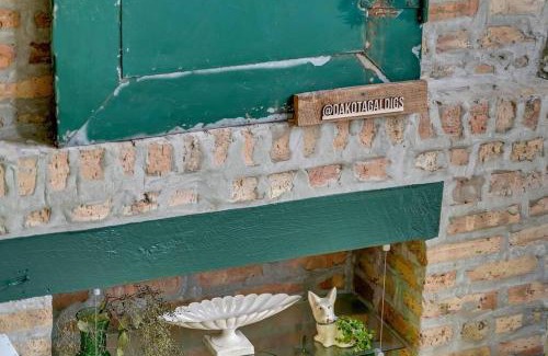 Sheffield Neighbors Casa | The Village Inn by Dakota Gal Digs