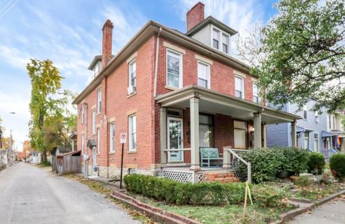 Downtown Columbus Casa | The Village Townhouse - 5 BR