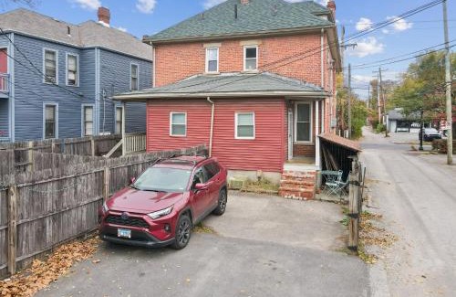 Downtown Columbus Casa | The Village Townhouse - 5 BR