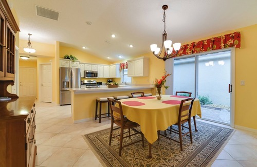 The Villages Villa | ¡NUEVO! Casa en campo de golf, 2. 5 millas al lago Sumter!