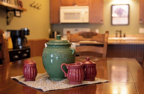 Redwood Falls Casa | The Vintage Inn - Hidden Gem!