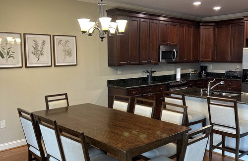 Conover Casa | The Watson Townhome in Rock Barn Country Club & Spa
