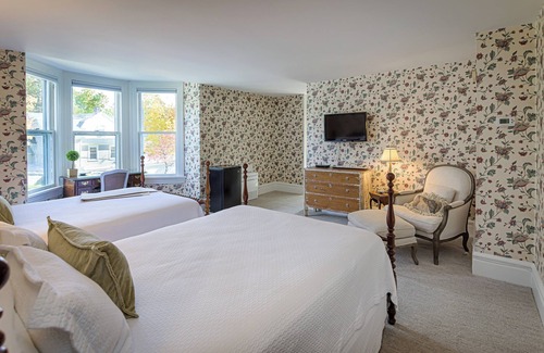 Ridgefield Hotel | The West Lane Inn - Double Queen Room
