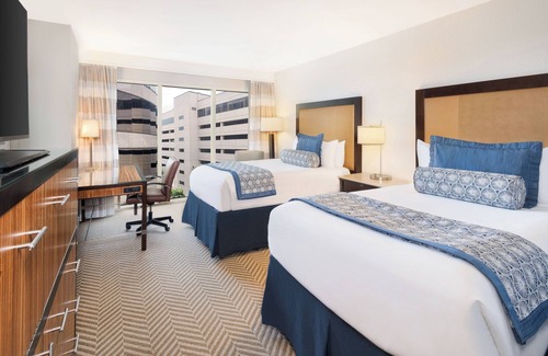 Beach Park Hotel | The Westshore Grand, A Tribute Portfolio Hotel, Tampa