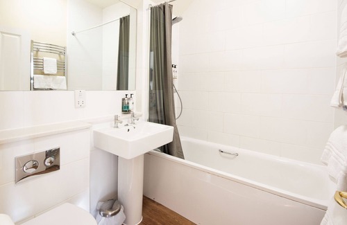 Wroughton Hotel | The White Hart