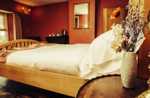 Zeals Hotel | The White Lion Inn