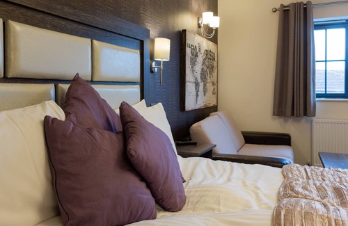 Gainsborough Hotel | The White Swan