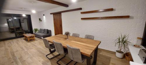 Dadizele Casa | The White Villa