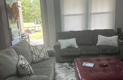 Shelby Casa | The Wisteria House invites you to relax and enjoy!