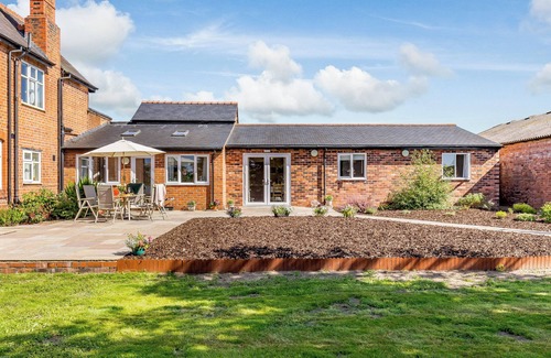 Malpas Cabaña | The Woodlands Farmhouse