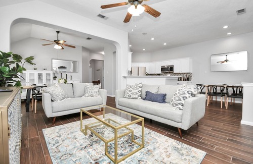 Alden Bridge Casa | The Woodlands-King Casa Bosque Luxury Retreat