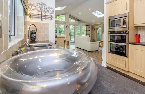 Congleton Chalet De Esquí | The Woodlands Retreat