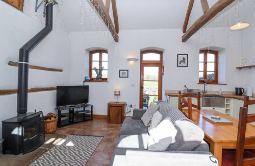 Kingston St Mary Cabaña | THE YARDE ANNEXE, pet friendly, character holiday cottage in Taunton