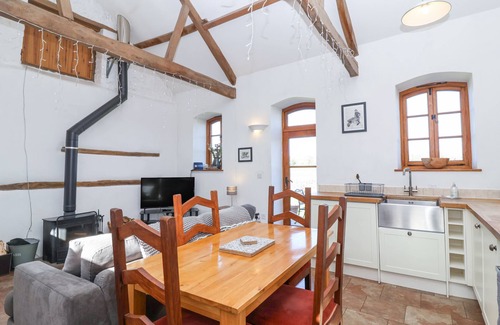Kingston St Mary Cabaña | THE YARDE ANNEXE, pet friendly, character holiday cottage in Taunton