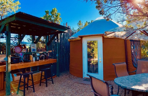 Zuzax Villa | YOGA YURTA en SOSTENIBLE SUNNY MELLOW ECO VILLA