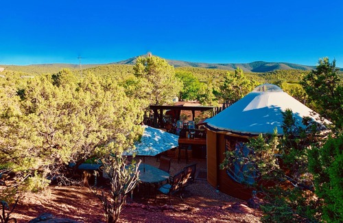 Zuzax Villa | YOGA YURTA en SOSTENIBLE SUNNY MELLOW ECO VILLA