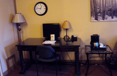 Whitehorse Hotel | The Yukon Inn