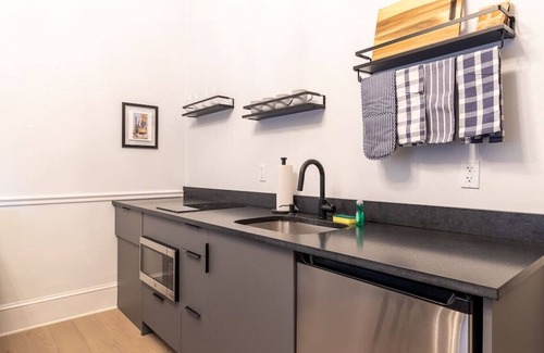 Gayborhood Apartamento | Thena Hotel - Ground Floor 1 Bedroom Suite