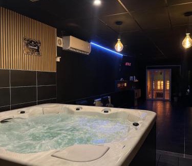 Courcelles Apartamento | Thera Priva chambre de luxe