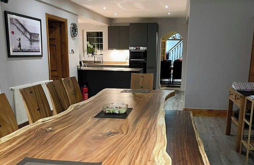 Torquay Cabaña | There are too many facilities at Cliff Lodge to list… from pool to hot tub.