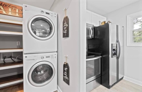 Claremont Cabaña | This cottage is a 2 bedroom(s), 1 bathrooms, located in Claremont, NC.