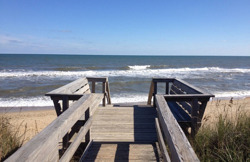 Duck Cabaña | Esta Acogedora casa de campo con el mar va a robar su corazón y calmar su alma.