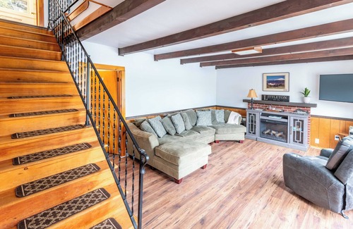 Littleton Casa | This newly renovated lake house is the perfect year-round getaway.