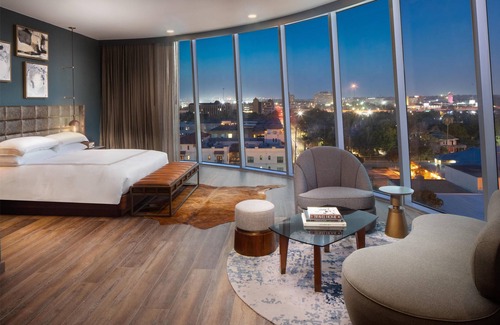 Downtown San Antonio Hotel | Thompson San Antonio - Riverwalk, by Hyatt