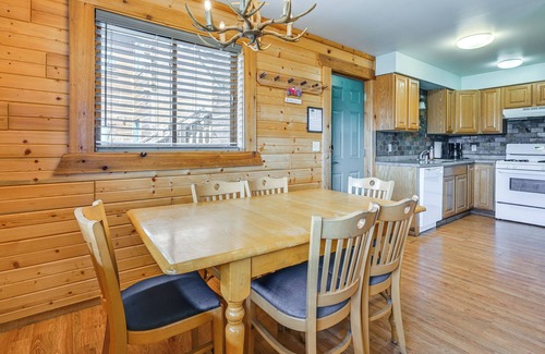 Warrens Casa | Three Bears Resort Home w/ Perks + Outdoor Spots!