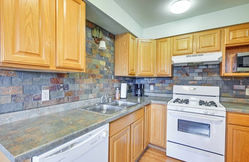 Warrens Casa | Three Bears Resort Home w/ Perks + Outdoor Spots!