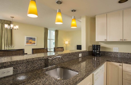 Crescent Beach Complejo | Three Bedroom, Ocean Front, Luxury Condo, North Myrtle Beach, SC 3945378