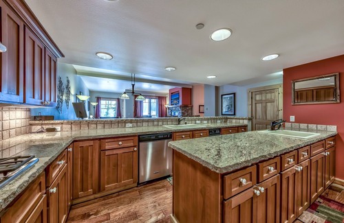 Kirkwood Condominio | Three Bedroom Mountain At Kirkwood Townhouse by RedAwning