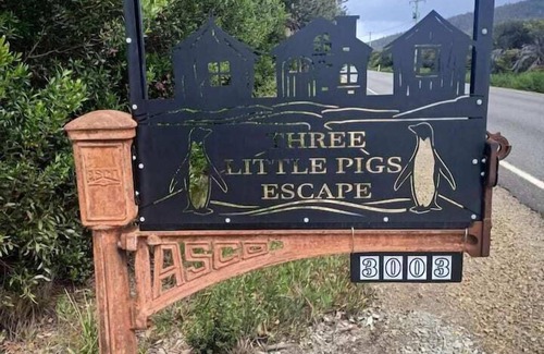 Southern Casa | Three Little Pigs - Main House