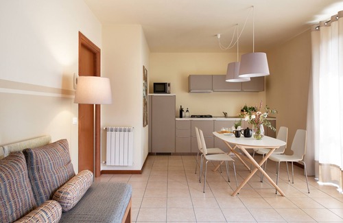 Roe Volciano Apartamento | Apartamento de tres habitaciones, 7 camas, jardín, garaje, Gardasee, wifi.