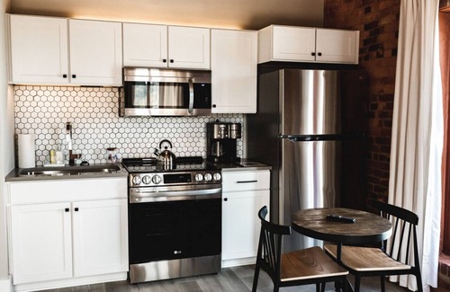 Jonesville Apartamento | Three Trails Downtown Elkin, Studio Loft, Train View