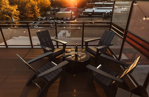 Jonesville Apartamento | Three Trails Downtown Elkin, Studio Loft, Train View