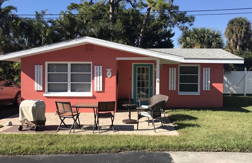 Englewood Casa | Tiki en la bahía! Escapada tranquila, pintoresca y relajante de Florida.