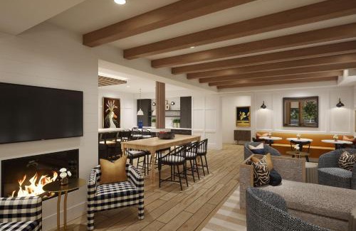 Laguna Hills Hotel | Tiller House, Laguna Hills, a Tribute Portfolio Hotel