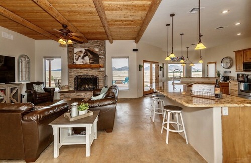 Elgin Casa | Tilted Horse Ranch in the heart of wine country