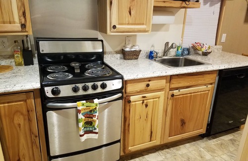 Salem Cabina | Pequeña cabaña, alquileres de Country Living Tanyard, LLC