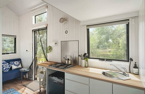 Newham Casa | Tiny Hideaway at Cloverhills by Tiny Away