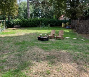 East Drayton Chalet De Esquí | Tiny home in Grade 1 listed church garden
