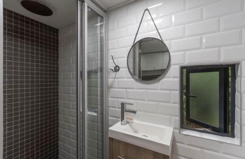 Port Elizabeth Casa | Tiny Home Trails End