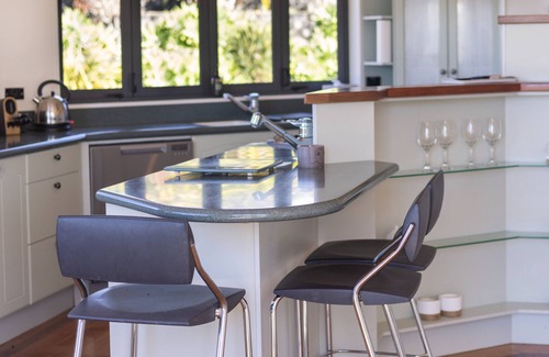 Clevedon Casa | Tio Point - Clevedon Family Getaway