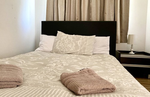 Oberon Hotel | Titania Motel